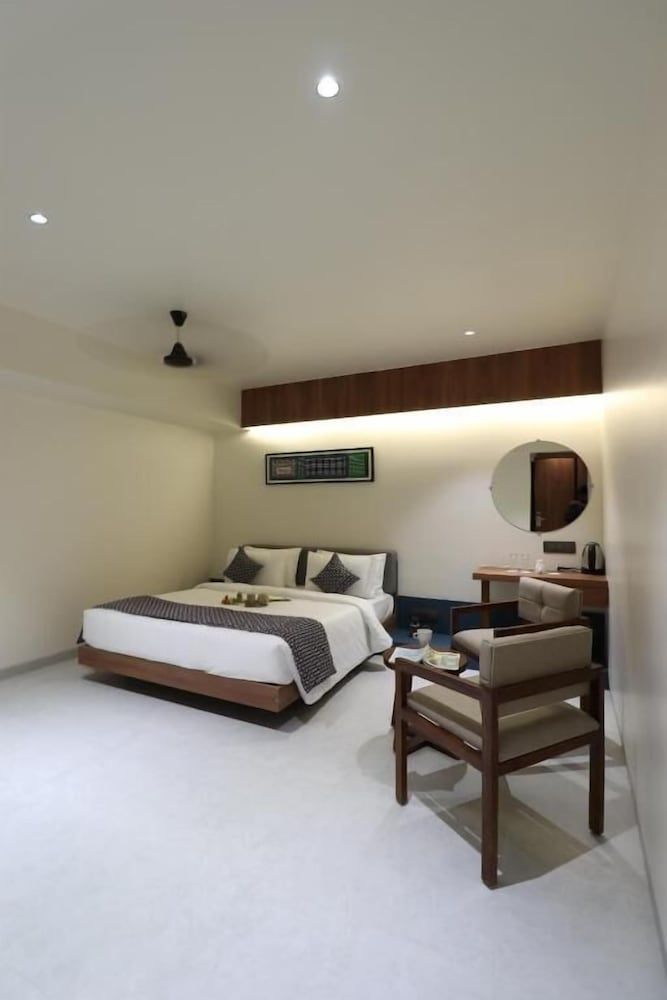 Hotel Chitra Executive Executive Double or Twin Room 4