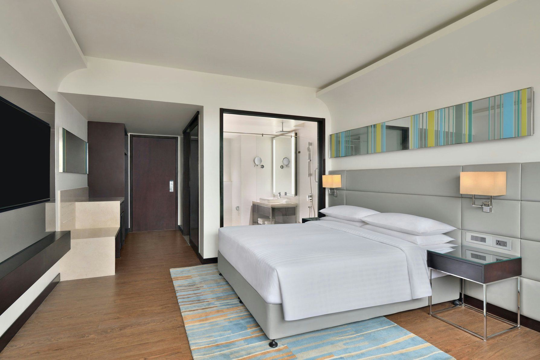 Deluxe Hill View King Room