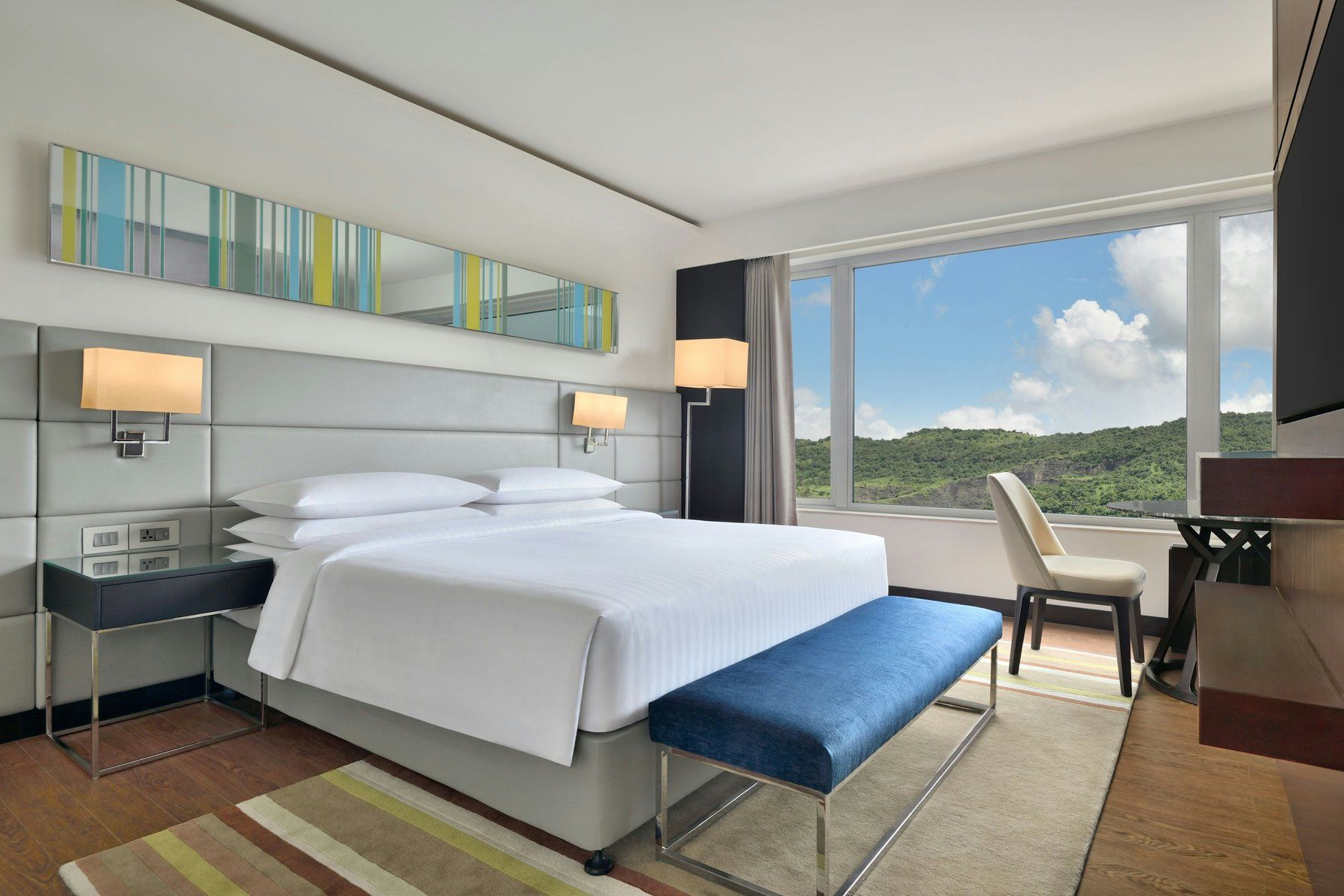 Junior Suite, Executive lounge access, Suite, 1 King, City view