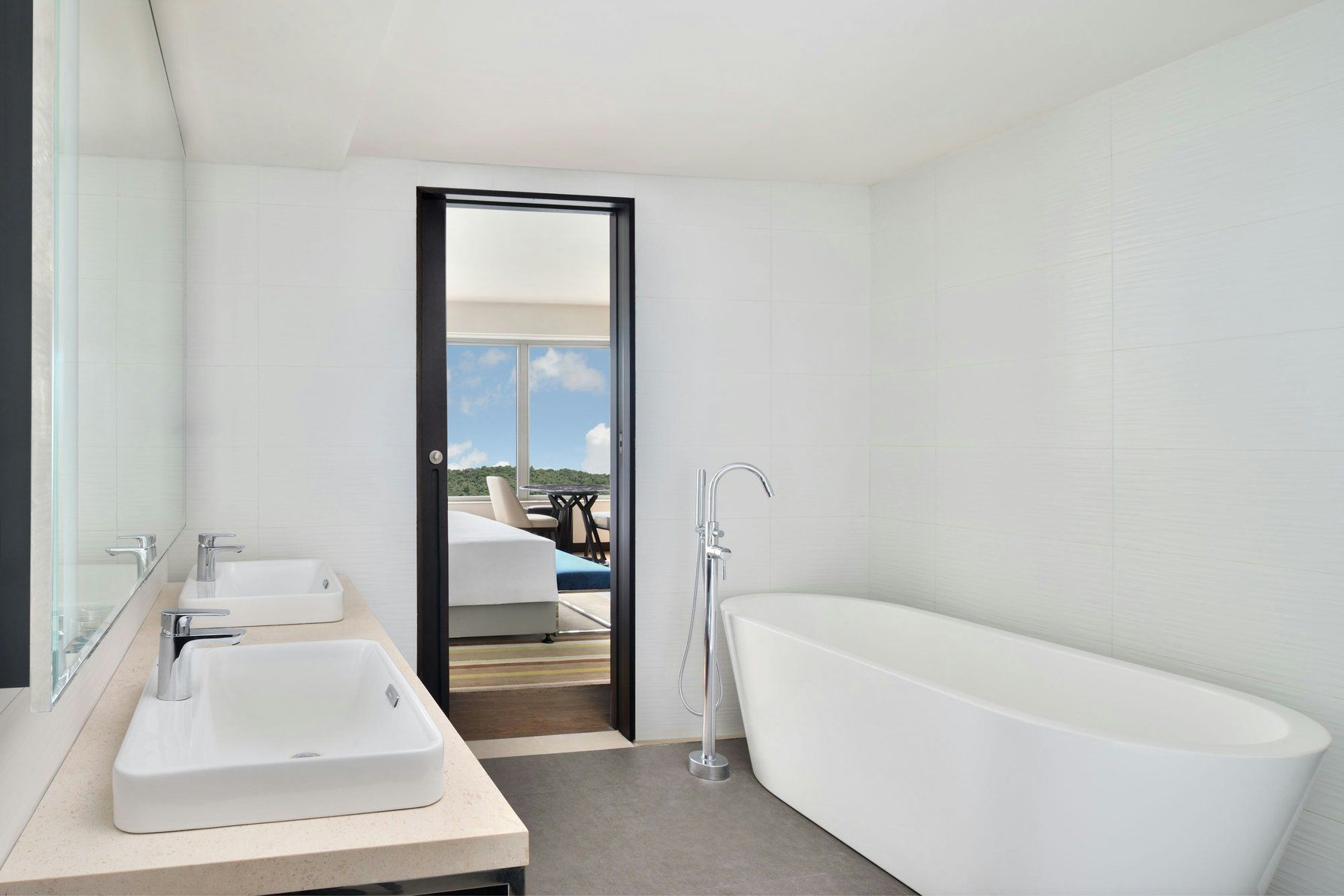 Hill View Suite Bathroom