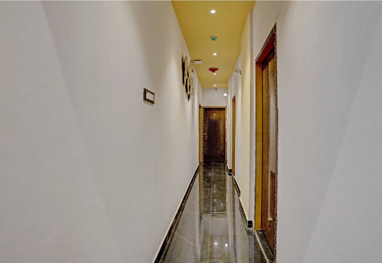 undefined Hotel Golden suites Vashi Navi mumbai 4