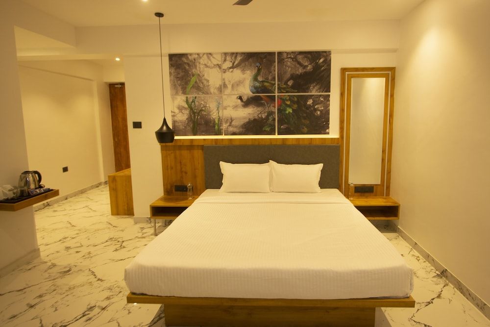 Monarch Montvert Rabale