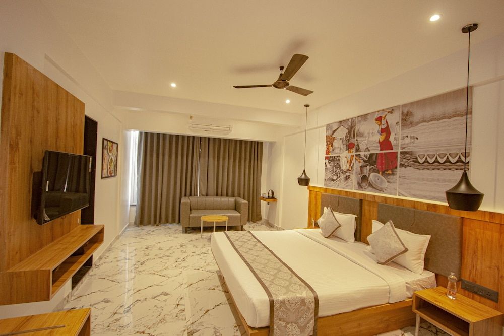 Monarch Montvert Rabale Executive Room 10