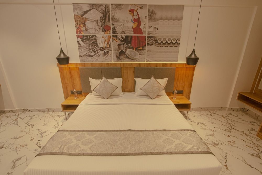 Monarch Montvert Rabale Executive Room 3