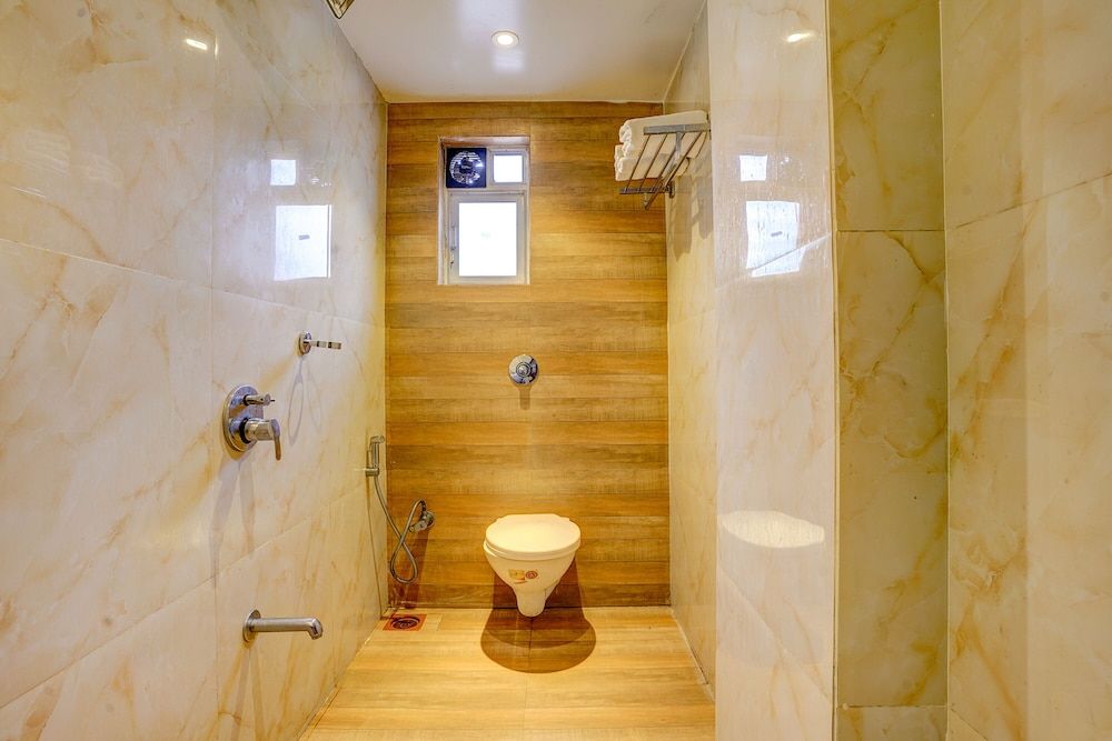 Hotel O Super Inn Deluxe Room 4