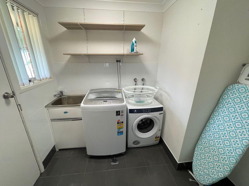 Zig Zag Motel House, 3 Bedrooms, Kitchen 5