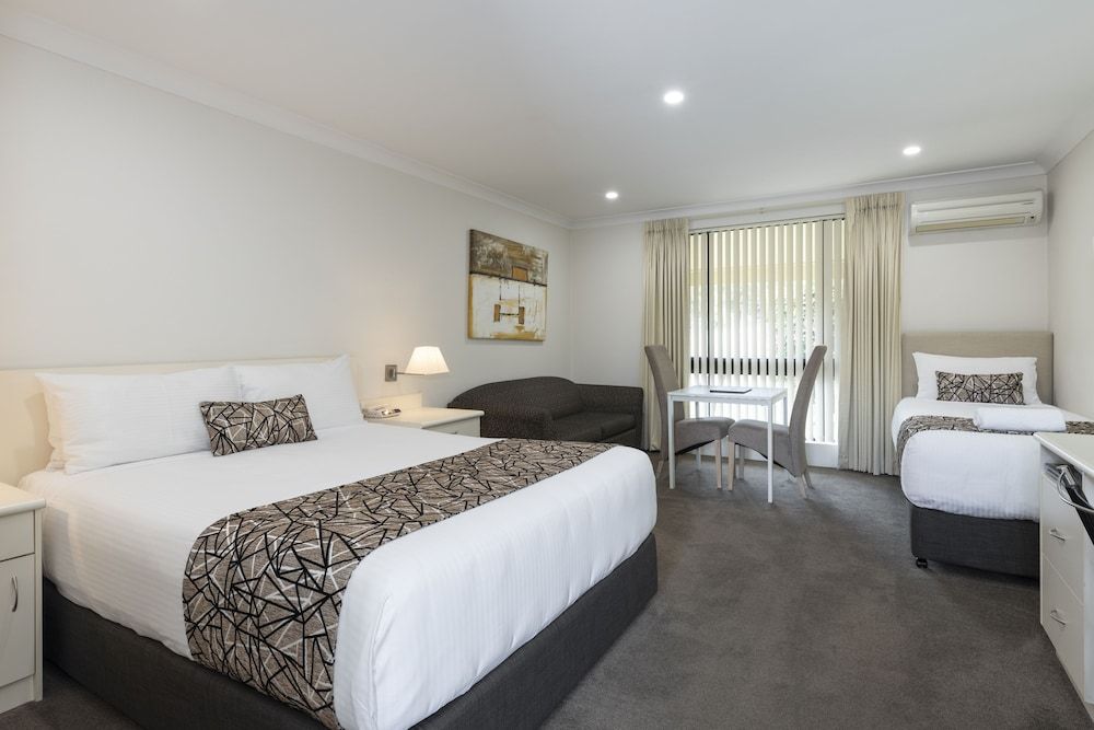 Executive Twin Room, Multiple Beds, Refrigerator & Microwave, Ground Floor