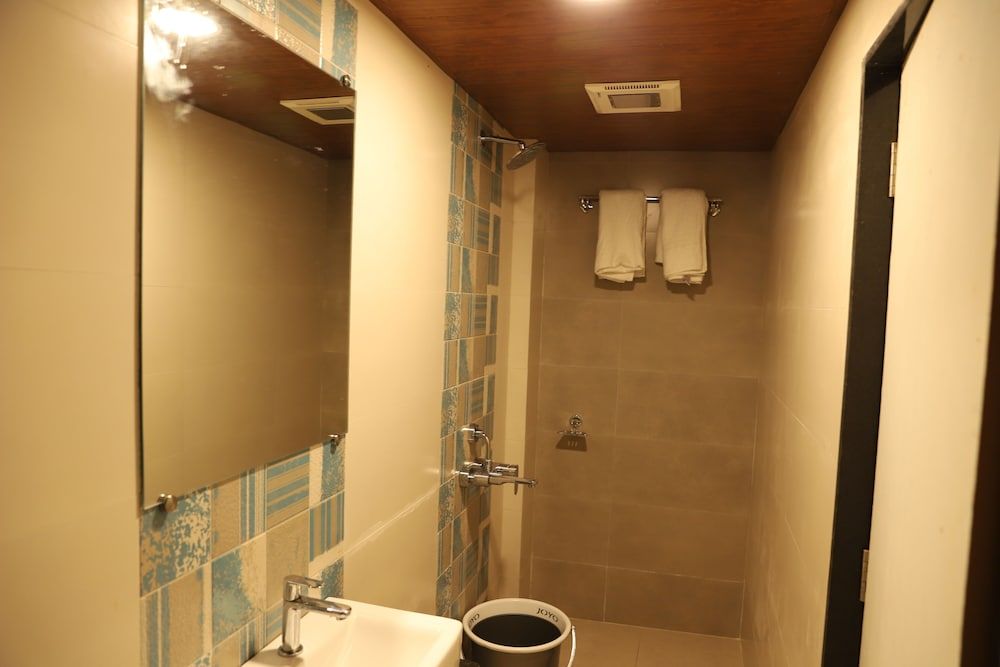 Raaj Resort Deluxe Room 4