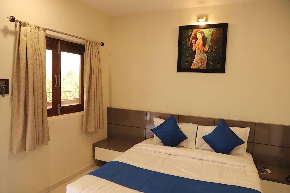 Raaj Resort Deluxe Room 2