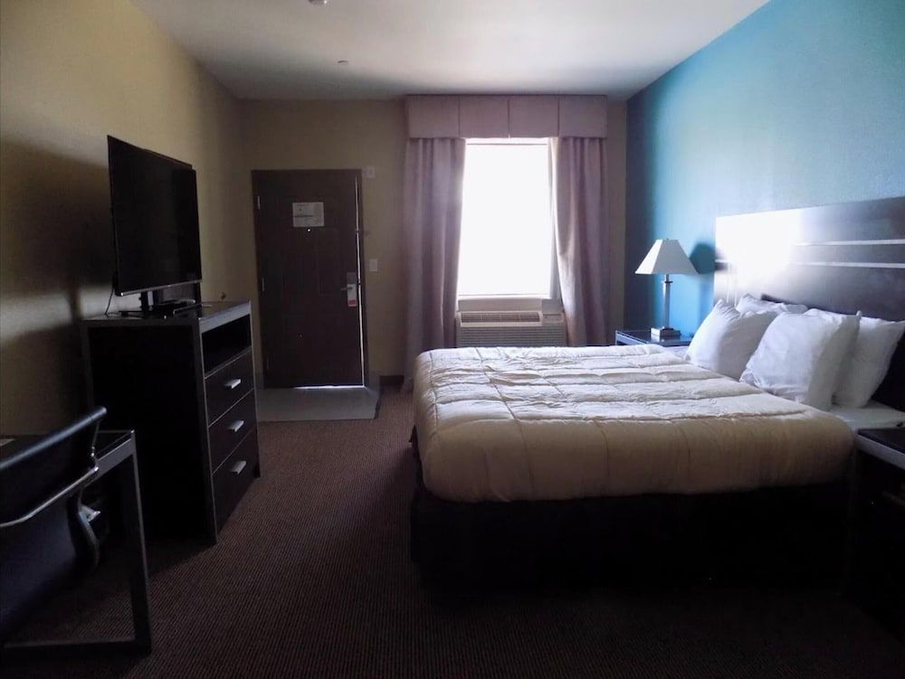 Moulton Inn &  Suites By OYO Near Shiner TX King Bed Non-Smoking