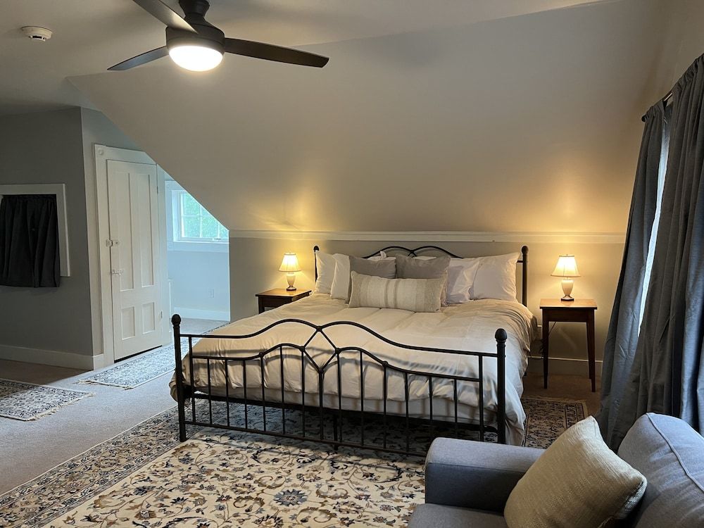 Independence Inn Deluxe Double Room, 2 Bedrooms