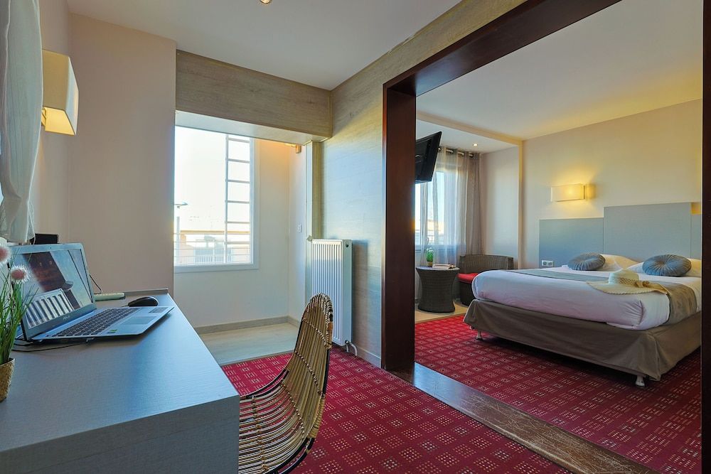 Standard Double Room, City View