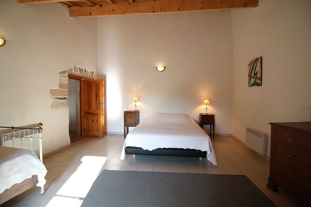 Family Room (9)