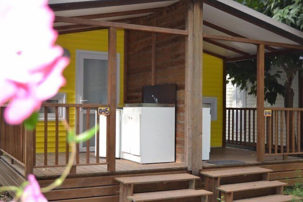 Mobile Home, Multiple Beds (Twin)