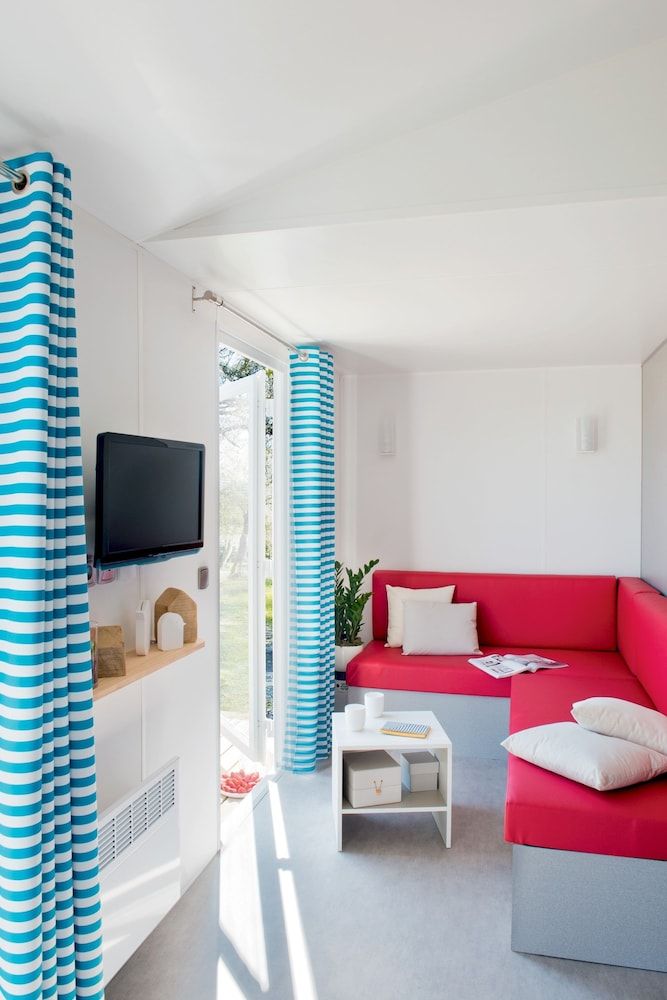 Mobile Home, 2 Bedrooms (Privilège TV, 2569643)
