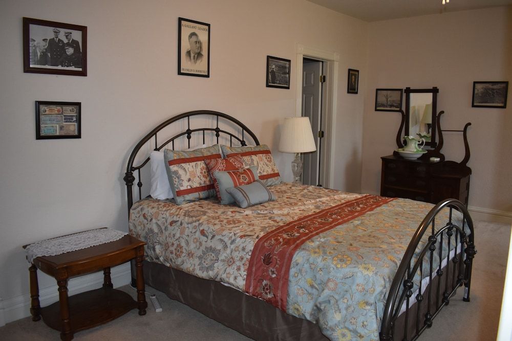 Hermann Crown Suites Presidential Master Suite