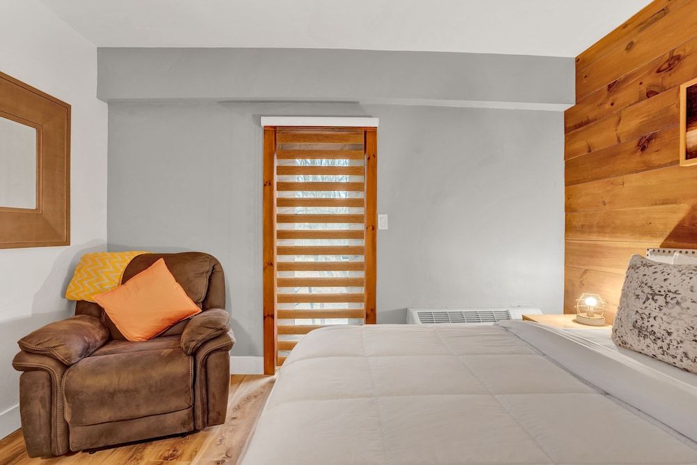 Barn Suite 1
