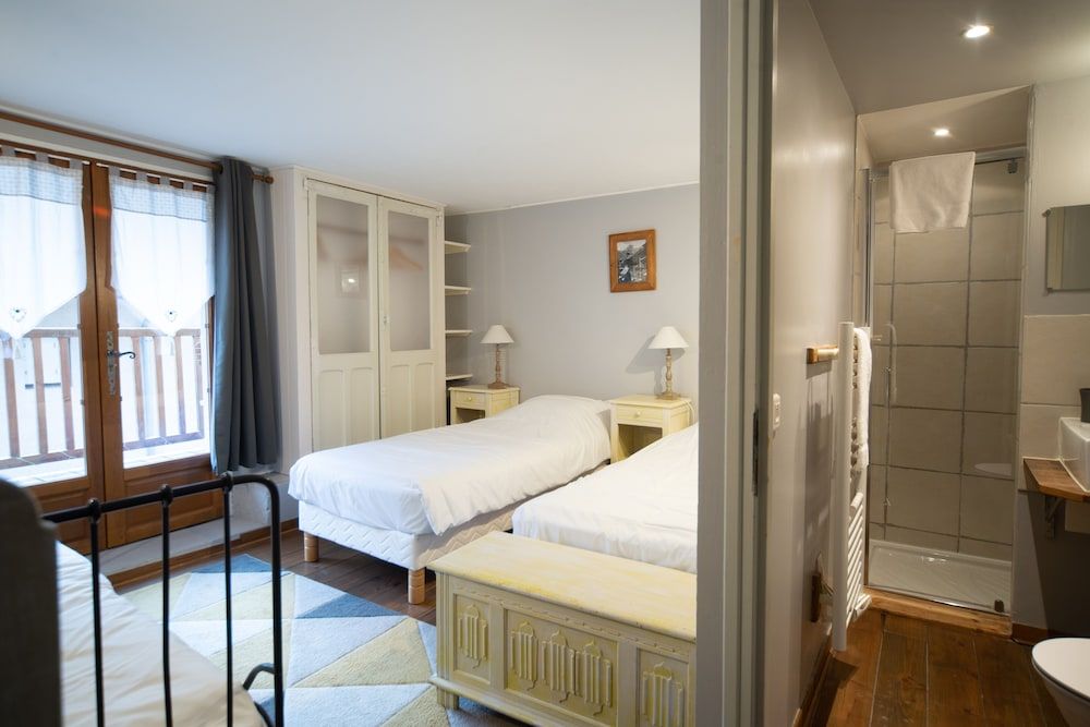 Standard Triple Room, Ensuite (Edelweiss)