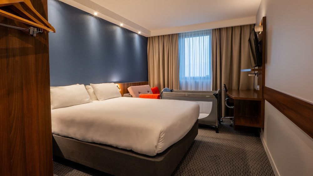 Standard Room, 1 Queen Bed with Sofa bed (Free Breakfast)