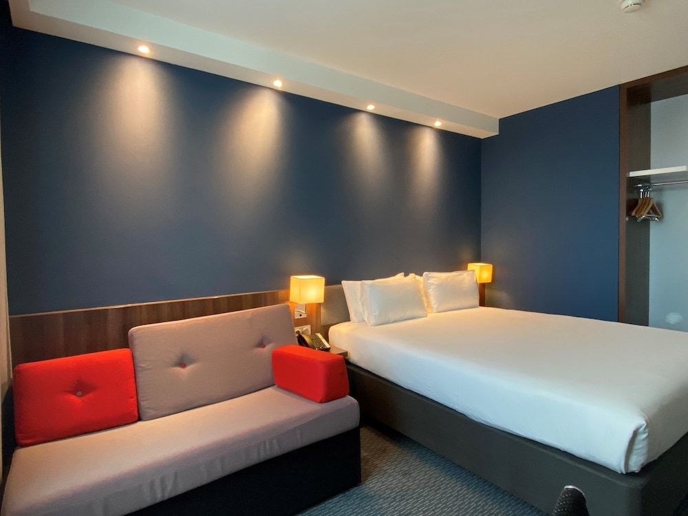 Standard Room, 1 Queen Bed with Sofa bed (Free Breakfast)