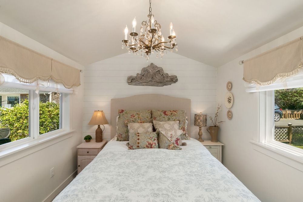 House (2 Bedrooms)