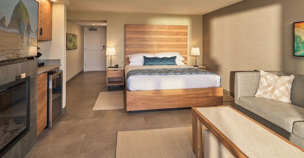 Surfsand Resort Beachfront Patio King - Non Pet