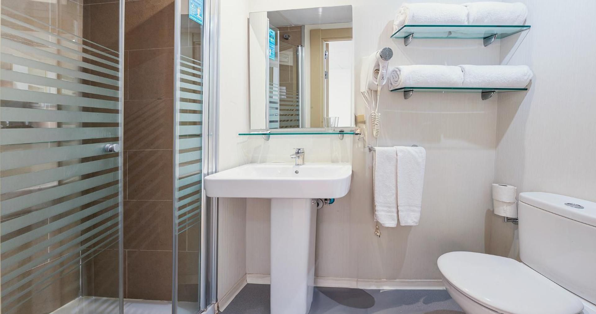 Family Room for 2 Adults and 2 Children