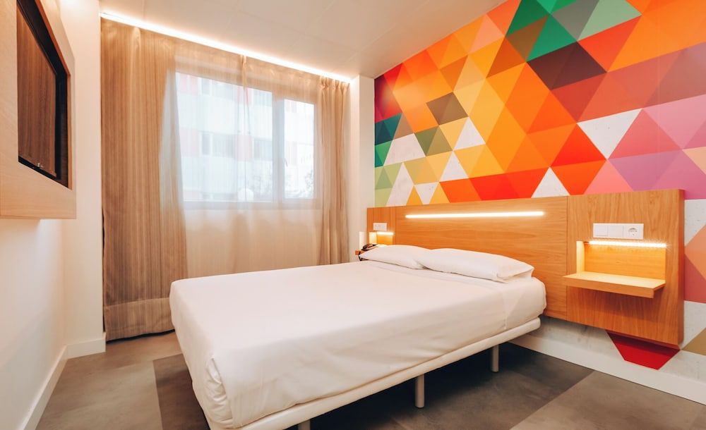 Vertice Roomspace Madrid Standard Room 8