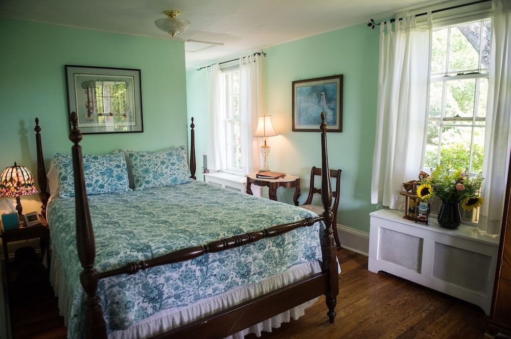 Briar Patch Bed & Breakfast Inn Daisy Room 2