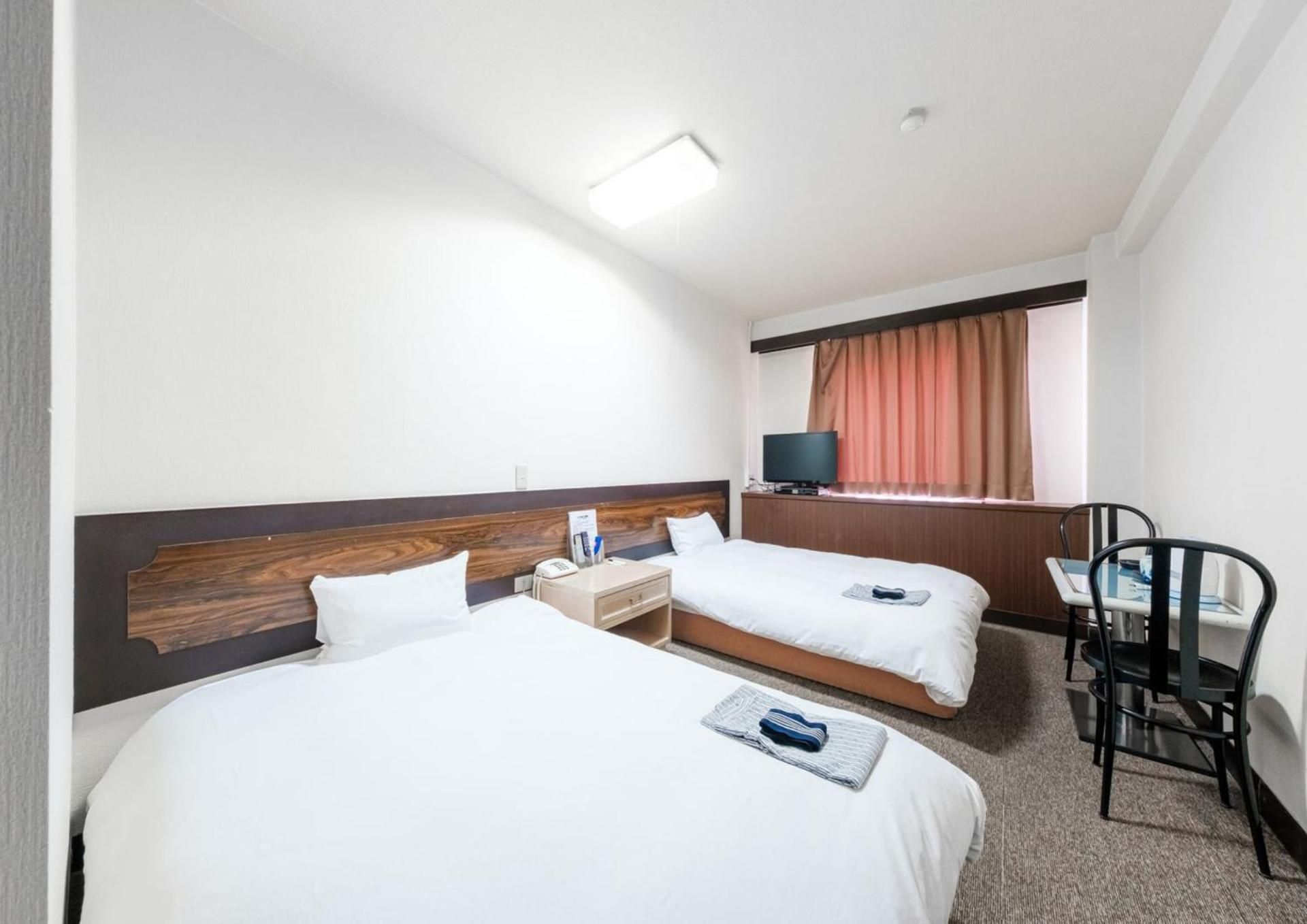 Twin Room with Sushi Dinner Included