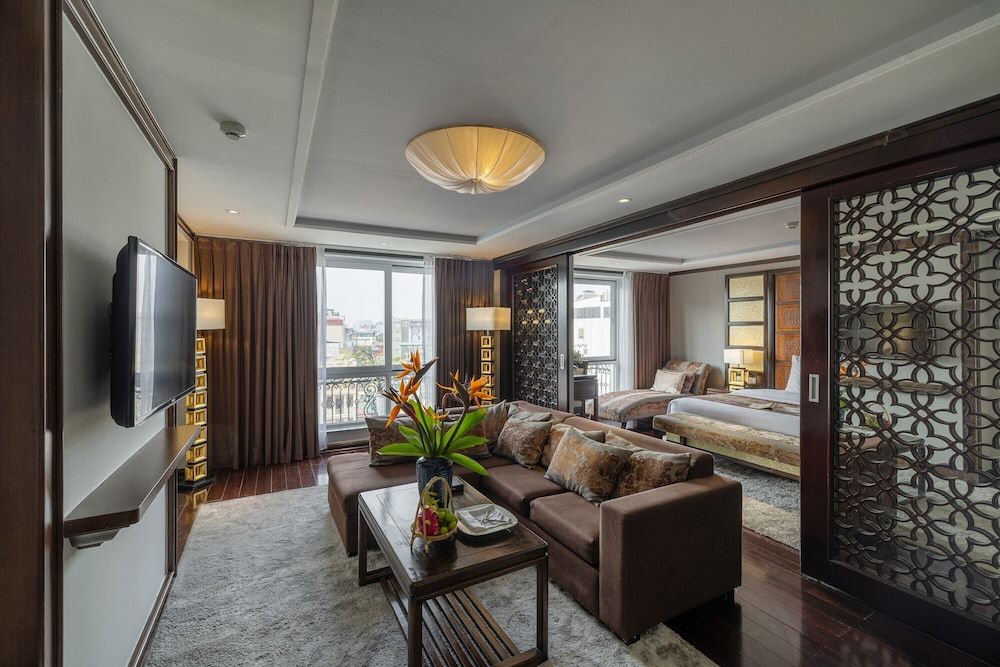 undefined Golden Lotus Luxury Hotel 6