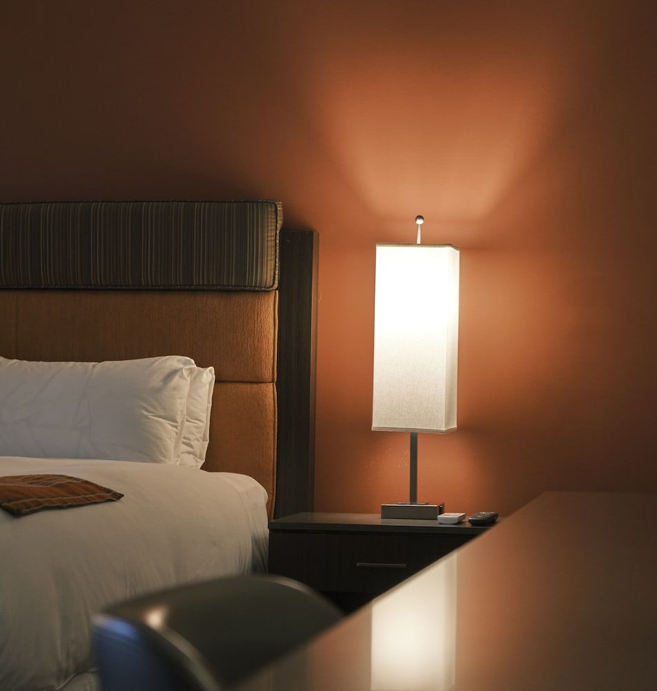 SIRTAJ - Beverly Hills Traditional Room, 1 King Bed 4