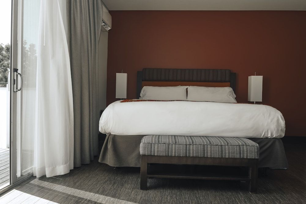 SIRTAJ - Beverly Hills Luxury Room, 1 King Bed 3