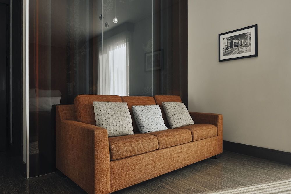 SIRTAJ - Beverly Hills Luxury Room, 1 King Bed 14