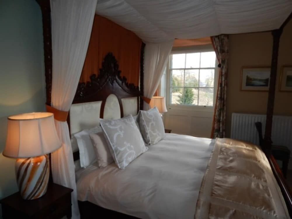 Westgate Manor Double Room (Beaumont Four Poster) 3