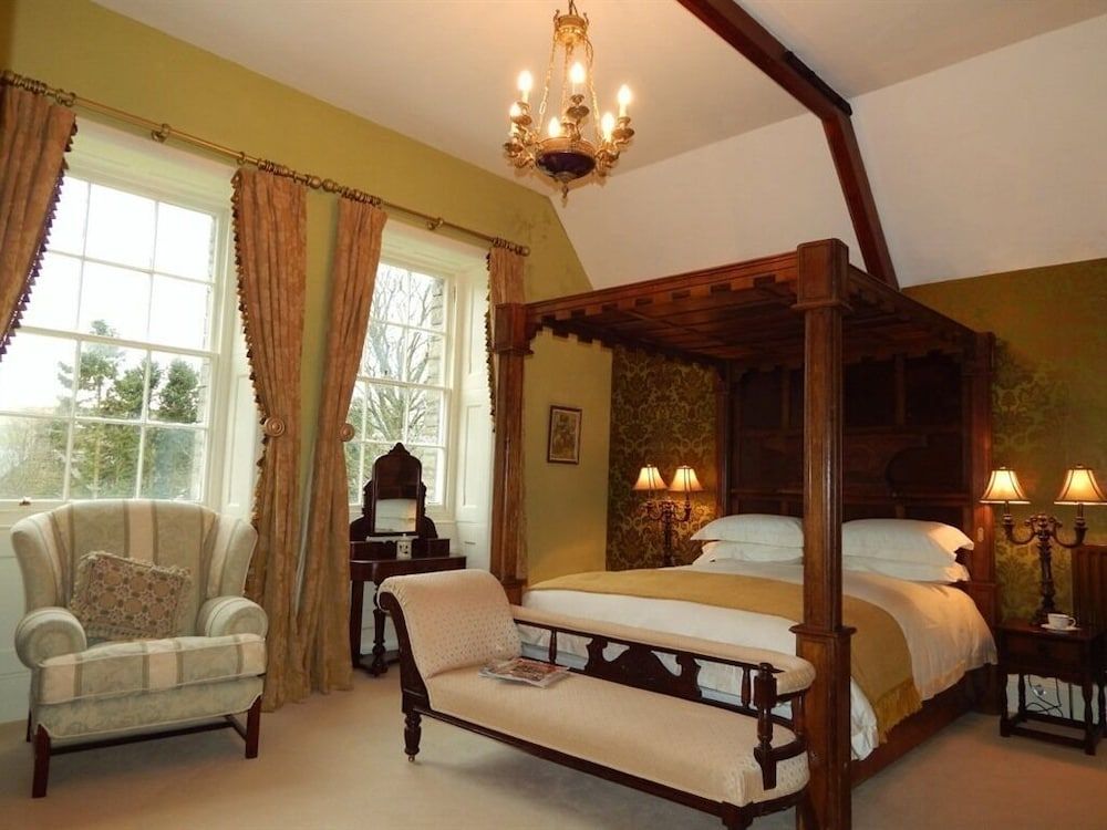 Westgate Manor Double Room (Bellevue Four Poster) 3