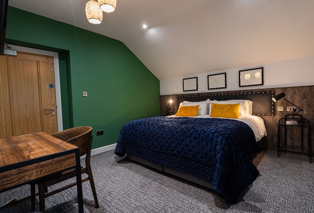 Deluxe Double or Twin Room