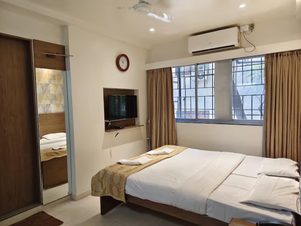 Hotel Shreyas Budget Room