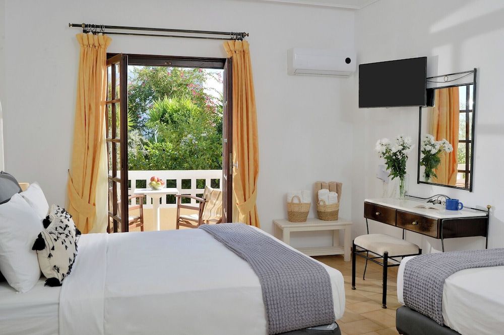 Vasilaras Hotel Family Quadruple Room 3