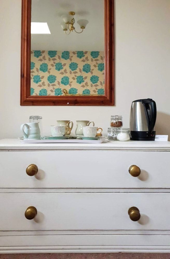 Station House Avonwick 5