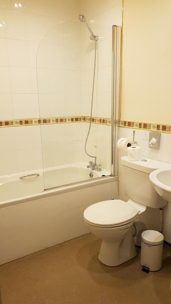 Station House Avonwick 6