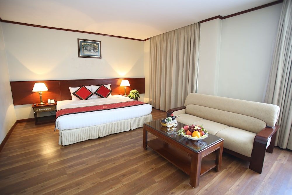 Deluxe Suite
