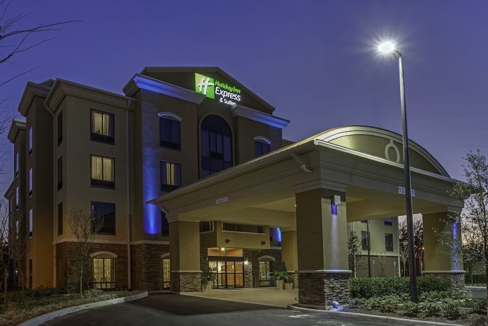 Holiday Inn Express & Suites Orlando East - UCF Area by IHG