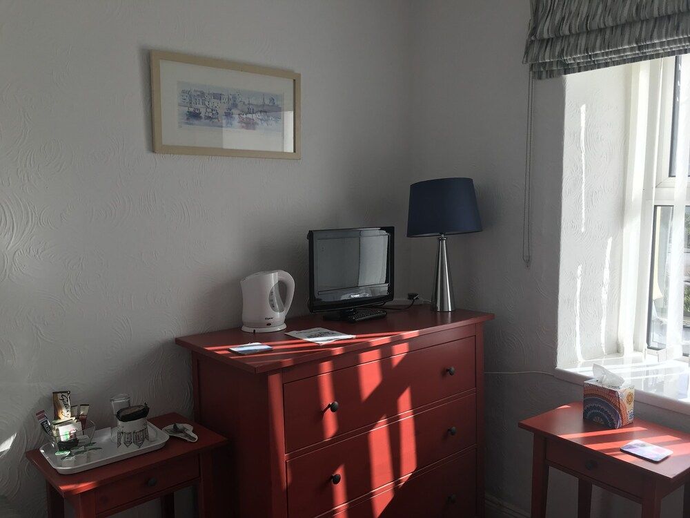 Single Room with Shared Bathroom