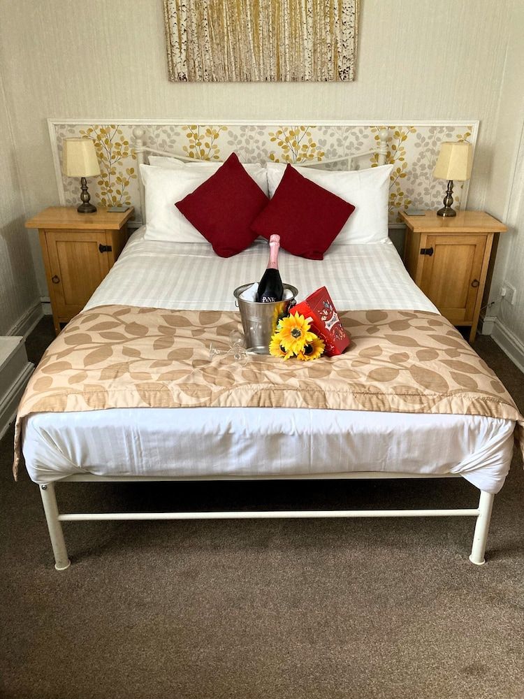 the black swan Economy Room 5