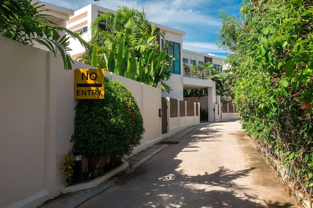 undefined Villa Raja 2