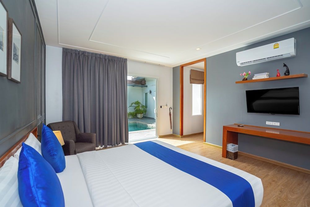 Phuket La Siesta Deluxe Double Room 6