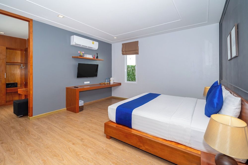 Phuket La Siesta Deluxe Double Room 4