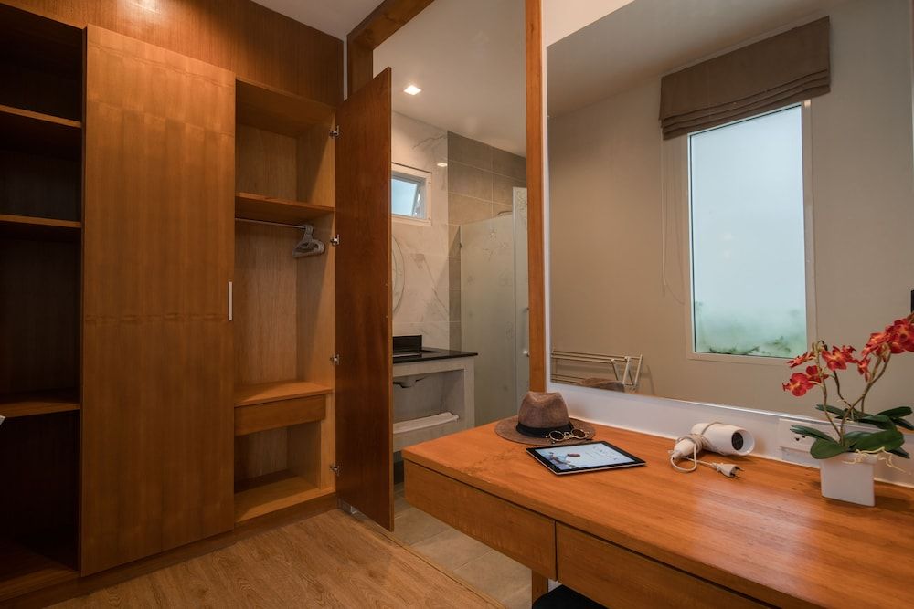 Phuket La Siesta Four Bedrooms Pool Villa 10