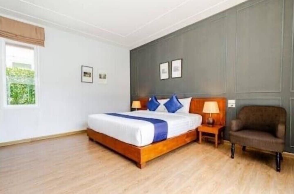 Phuket La Siesta Deluxe Double Room 2